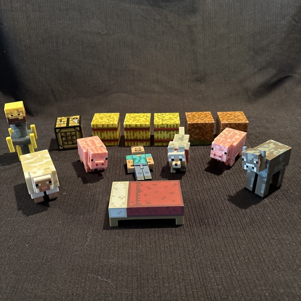 Jazwares Minecraft Steve 3-inch Miniature Figure & Lot of 13 Blocks Animals